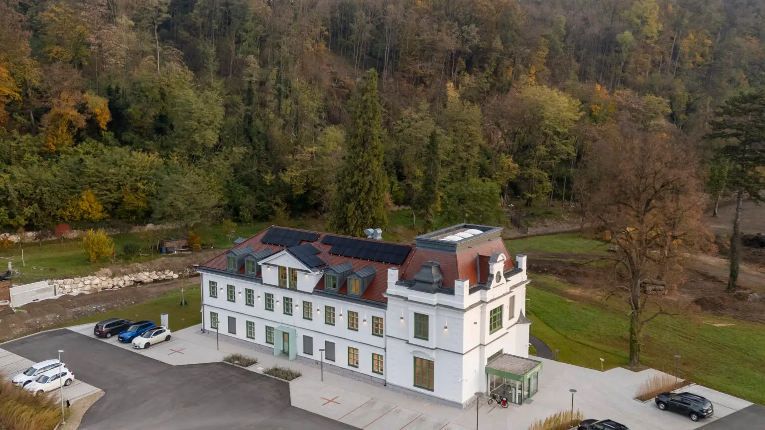 Das PVZ Nord am bewaldeten Hang über der Traisen — heute.